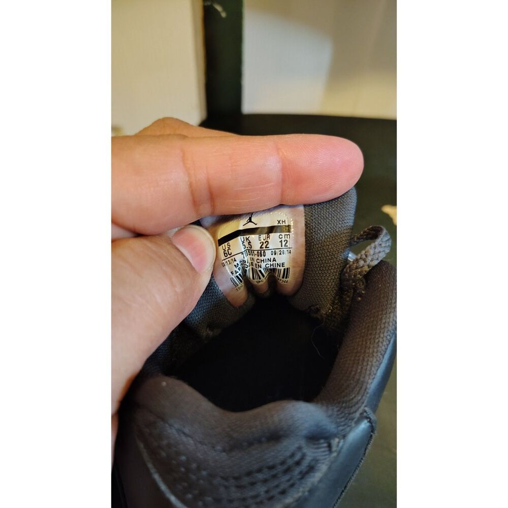 Baby Nike Air Jordan‎ Illusion GT Black and Fuchsia Sneakers - Picture 2 of 5